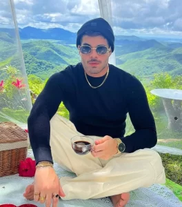 Lucas de Albú confirma namoro "é algo recente"