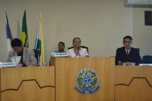 Fortalecida em Colinas, Vereadora Raimundinha dÃÂ¡ 848 votos para Olyntho Neto