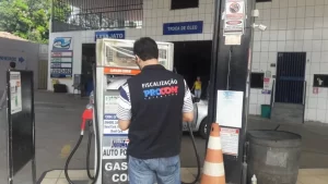 Procon segue fiscalizando postos de combustÃÂ­veis em todo o Estado