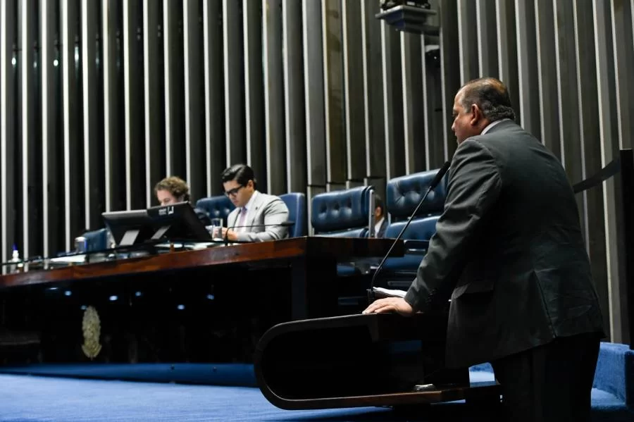 Eduardo Gomes tem papel decisivo aprovação da "PEC dos Lotéricos" que dá segurança a contratos de casas lotéricas do país