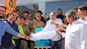 Governador em exercício, Laurez Moreira, entrega estrutura de duas escolas, em Gurupi