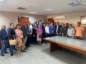 Presidente da Aleto recebe representantes da UVT em busca de cooperação legislativa