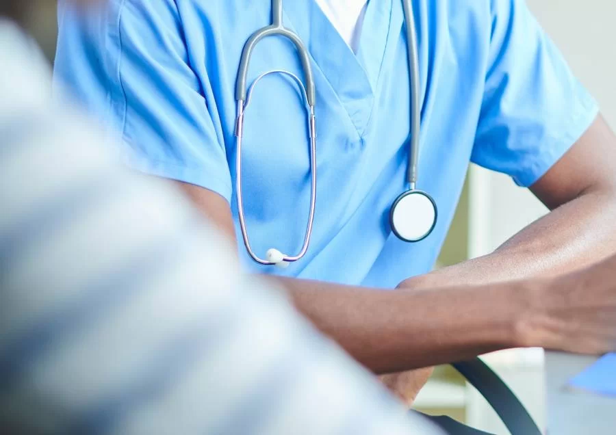 Enfermeiro é indiciado pelos crimes de estupro, importunação e assédio sexual praticados contra ex-funcionárias e pacientes, em Araguaína