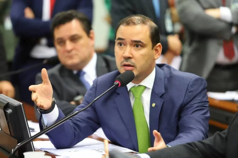 Vicentinho Junior compartilha expectativa com ex-governo Bolsonaro, crítica Lula e diz ter preocupação comÂ aÂ comunicação