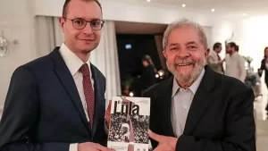 Cristiano Zanin é aprovado para ministro do STF