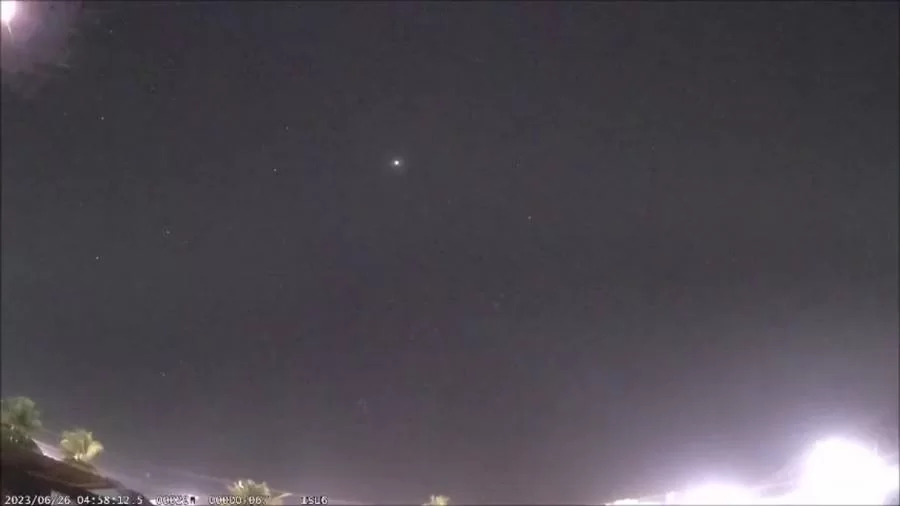 CÃ¢meras de monitoramento da Bramon registram passagem de meteoro bólido brilhoso em MT; veja vídeo