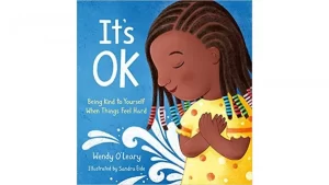 Escritora americana dá dica para pais de como ensinar crianças o poder da autocompaixão