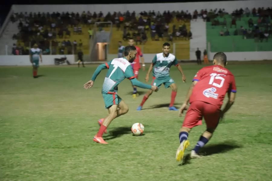 No primeiro jogo da decisão do Copão Sul, desportistas, torcedores e atletas destacam o potencial da competição de futebol amador