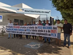 Servidores do quadro geral e Agentes de Endemias e Saúde de Colinas, fazem ato de protesto reivindicando direitos