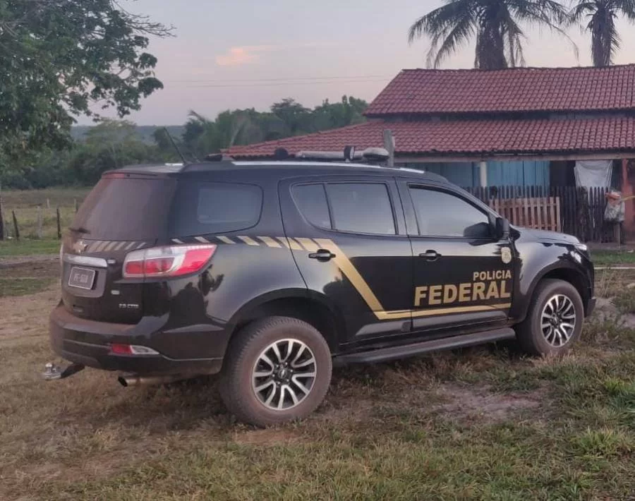 Prefeitura de Riachinho vira alvo da PF após investigação apontar fraudes em contratos de transporte escolar, construção civil e shows artísticos