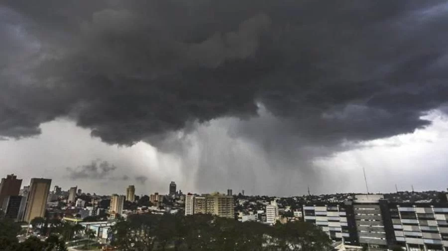 Ciclone extratropical causa estragos no sul do Brasil; veja quais as consequÃªncias para o fim de semana nas demais regiões
