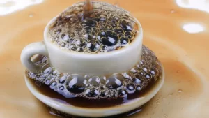 Saúde: Bebidas quentes em excesso podem aumentar risco de câncer — saiba o porquê