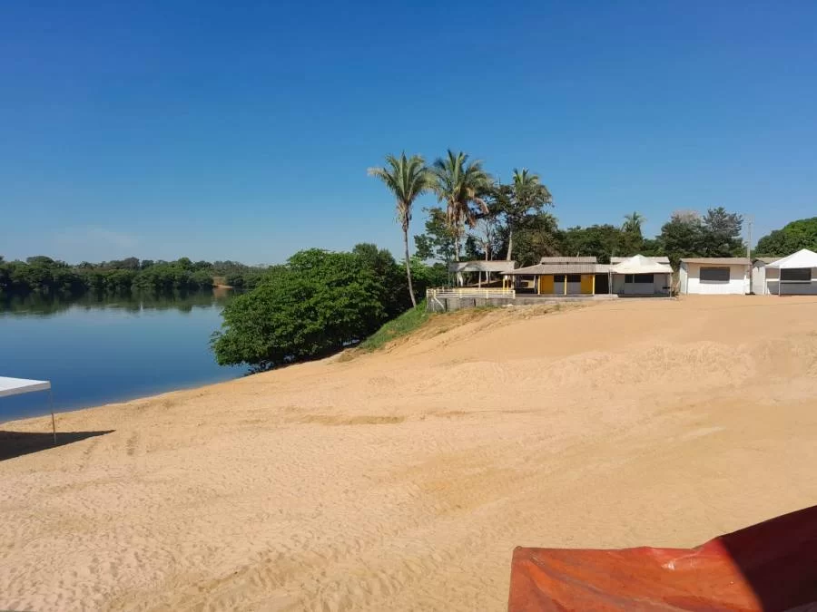 Fim de veraneio não deixa a desejar e atrai público para shows de Frank Aguiar e Vitor Fernandes; confira a programação