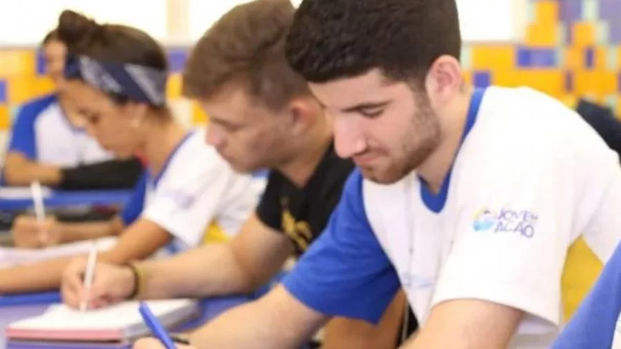 Volta Ã s aulas: escolas da rede estadual retomam atividades nesta quarta-feira, 2