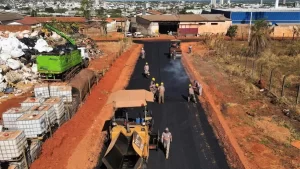 Prefeitura de Araguaína assina contrato com a Caixa para recapear 18 bairros; confira quais