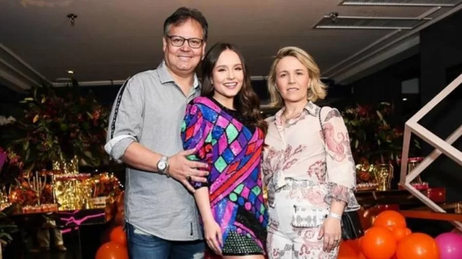 Advogada diz quem tem razão no caso Larissa Manoela