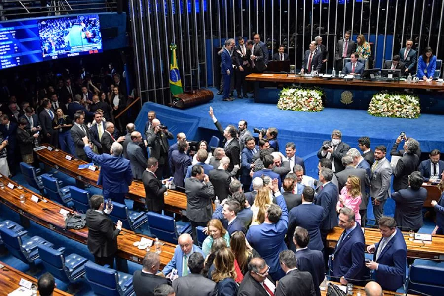 Senado aprova Medida Provisória que reajusta salário mínimo para R$ 1.320 e amplia faixa de isenção do Imposto de Renda