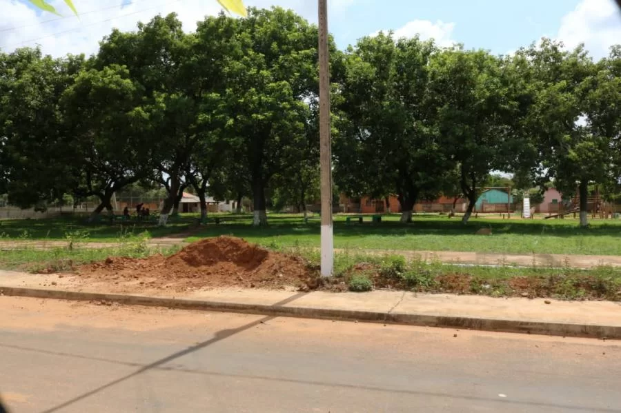 PraÃÂ§as de alguns  bairros de  Colinas sÃÂ£o esquecidas pela administraÃÂ§ÃÂ£o da cidade