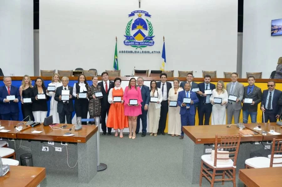 Assembleia Legislativa homenageia advogados em sessão solene