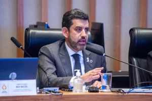 Diretor da Anvisa, Alex Campos, renuncia ao cargo