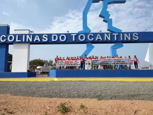 Em greve, Agentes de Endemias e Saúde de Colinas fazem protesto no portal da cidade