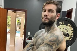 Lucas Lucco rasga o verbo após notícia de ter dado calote, "Muita sacanagem de vocÃªs"