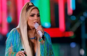 Manu Batidão leva puxão de cabelo durante show no Festival Gastronômico de Taquaruçu