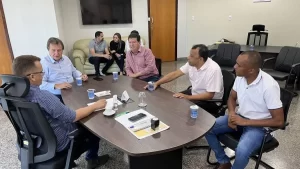 Na Ageto, Vilmar faz gestão por recuperação de estradas para Araguaçu e Arraias