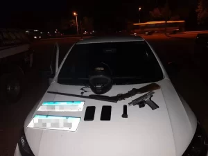 Polícia Civil recupera veículo roubado e apreende duas armas de fogo durante investigação na Capital