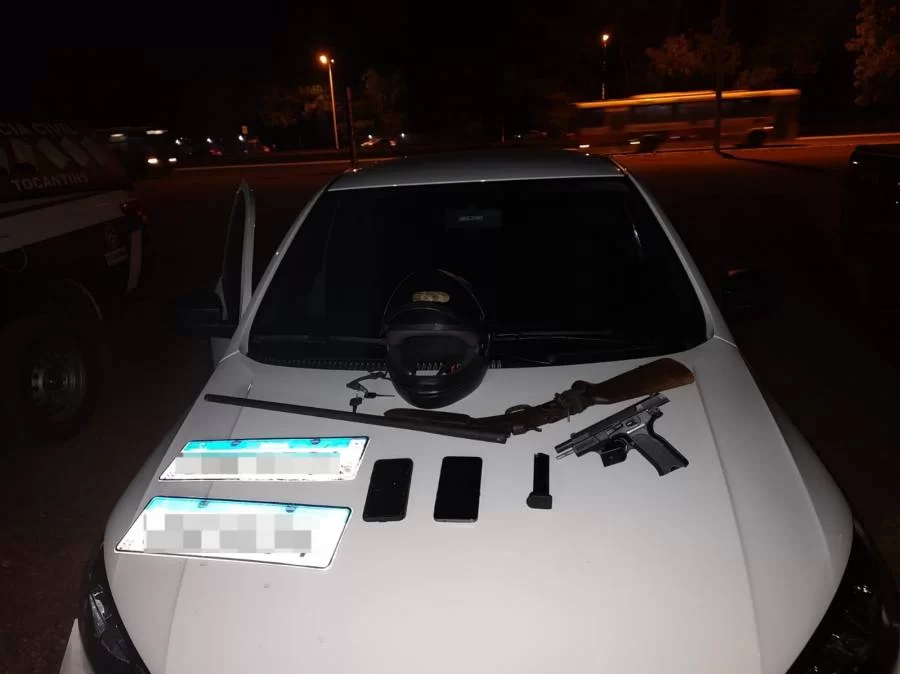 Polícia Civil recupera veículo roubado e apreende duas armas de fogo durante investigação na Capital