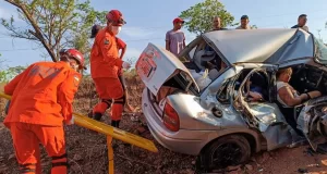 TO-040: bombeiros militares atendem acidente com trÃªs veículos e 14 vítimas
