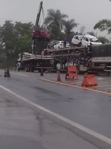 PRF de GuaraÃÂ­ recupera veÃÂ­culo roubado em Porto Alegre