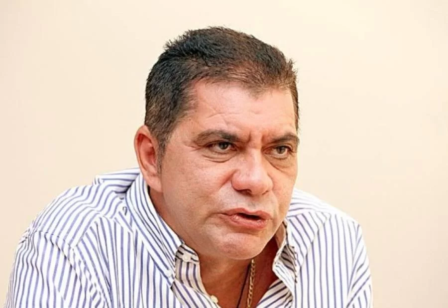 Carlos Amastha diz no seu microblog Twitter que retomarÃÂ¡ rotina empresarial e afirma "perdi muito dinheiro na polÃÂ­tica", apÃÂ³s retorno