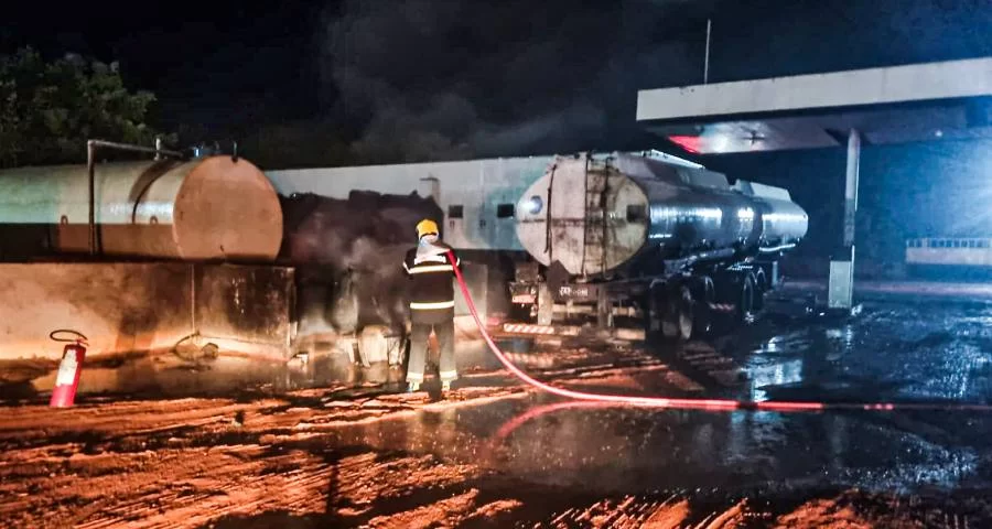 Capotamento, colisões e incÃªndios no plantão dos bombeiros militares