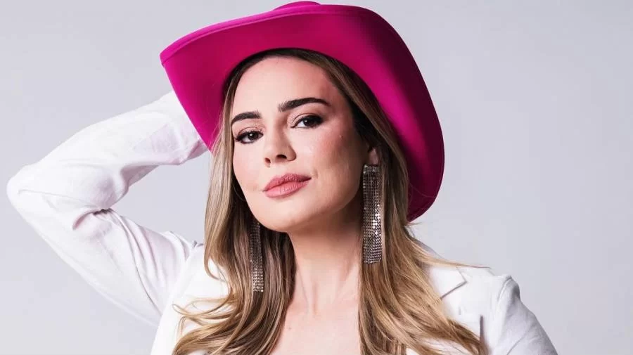 A Fazenda 2023: Rachel Sheherazade expõe esquema de Bolsonaro com o SBT durante programa