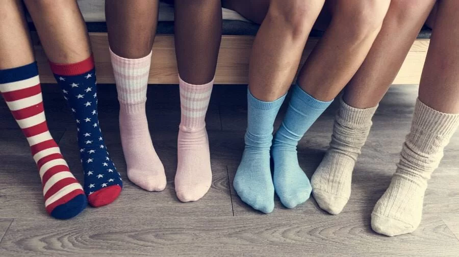 Meias masculinas: principais tipos e como combinar com o seu estilo