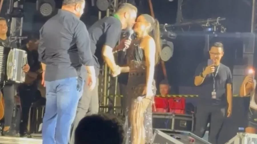 Maraísa da dupla com Maiara é surpreendida com pedido de casamento durante show em Palmas