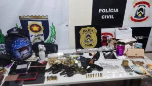 Polícia Civil prende oito pessoas por crimes diversos e apreende armas de fogo, munições e drogas
