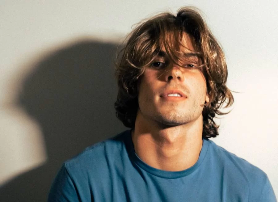 Lucca Piccon comemora papel em série com postagem em suas redes sociais