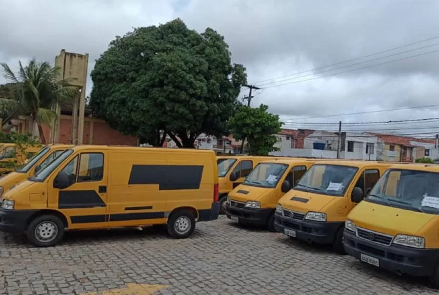 Correios lançam edital para leilão online de furgões