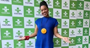 Apresentadora e atriz, Flávia dos Prazeres compartilha trajetória de vida