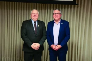 Ministro Alexandre Padilha fala em união para reconstruir o Brasil durante visita Ã  FIETO