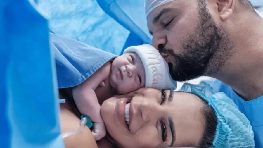 Nasce primeira filha de Mari Antunes, vocalista do Babado Novo