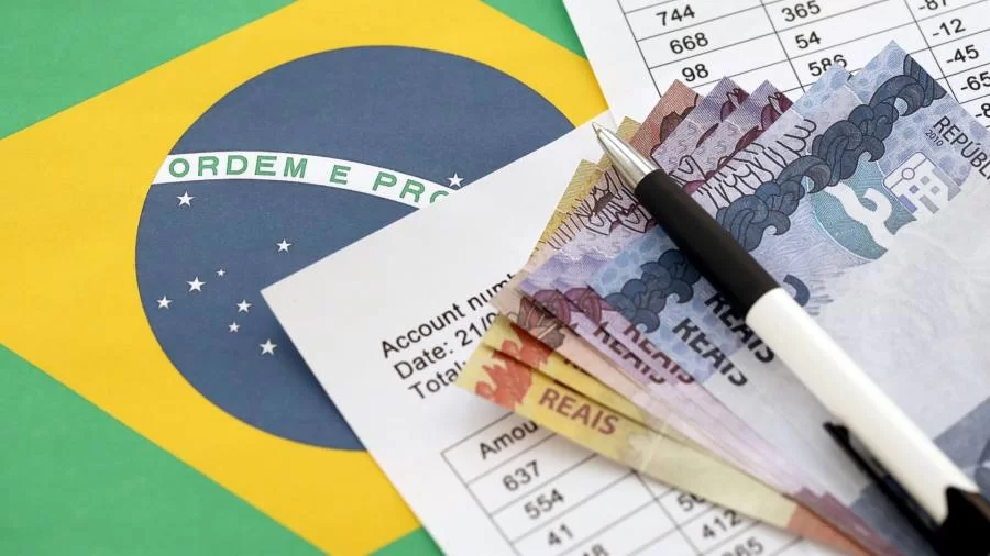 Boletim Focus: mercado eleva inflação para 4,92%, vê Selic a 13,25% e dólar a R$ 5,20 em 2026