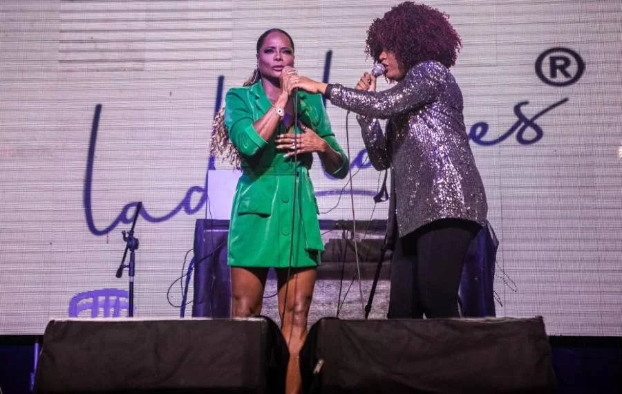 No mÃªs da ConsciÃªncia Negra Adriana Bombom participou em São Paulo de evento de Beleza para mulher Preta