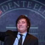 Ataques de Milei atravessam a fronteira: Brasil chama embaixador e crise com a Argentina sobe de tom
