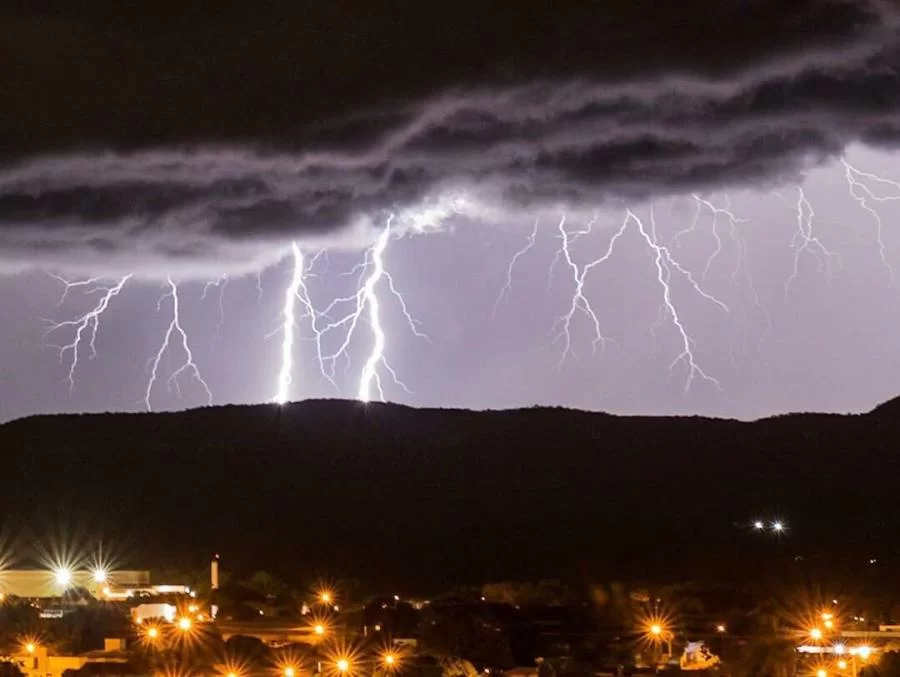 Tocantins registra recorde histórico de descargas atmosféricas em 24h: 109.357 raios caíram no estado