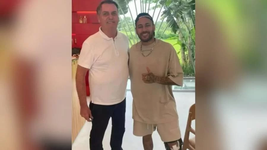 Em recuperação, Neymar recebe visita do ex-presidente Jair Bolsonaro
