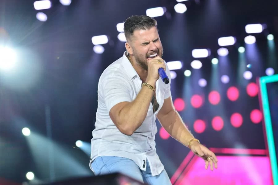 Cantor Zé Neto deixa a UTI e vai para o quarto, diz Boletim Médico