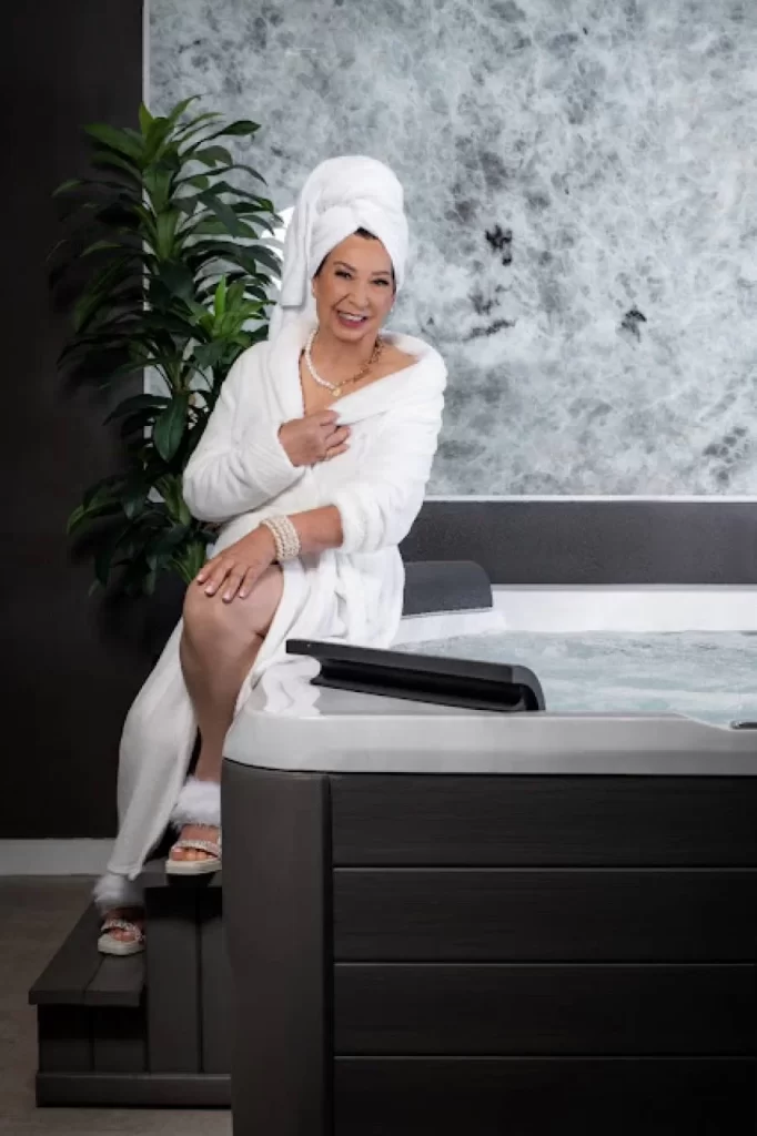 Adri Tolardo participa do Calendário Solidário da Maturidade RS